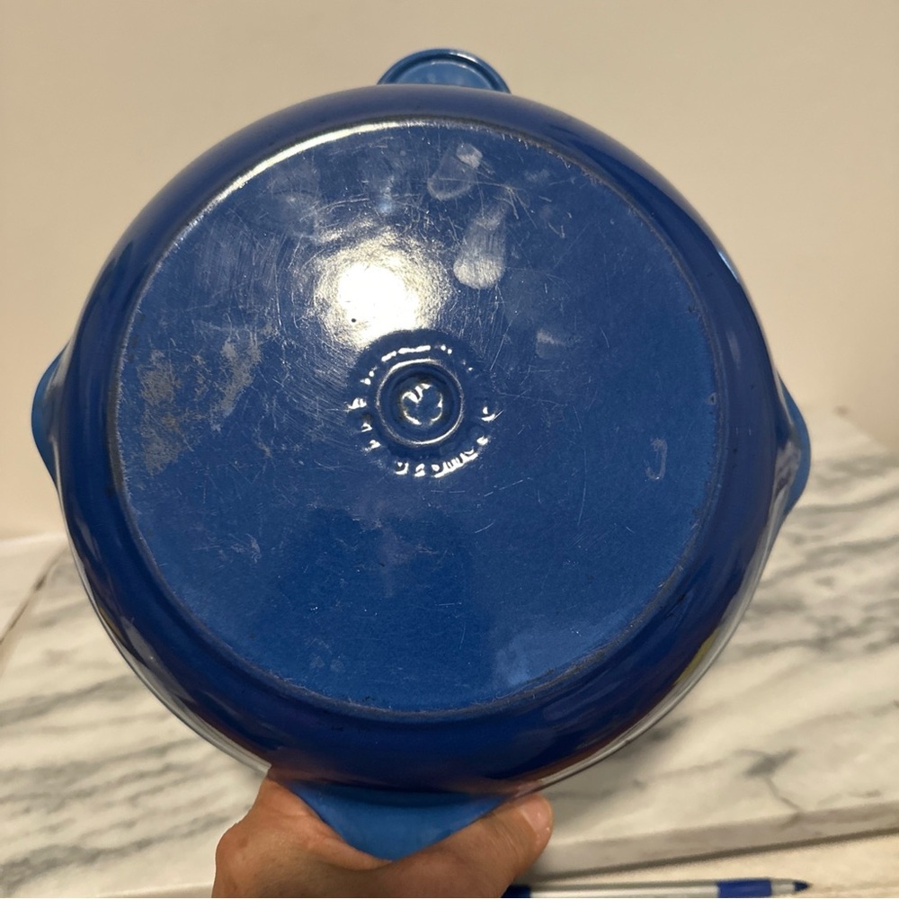 Le Creuset 9” Blue Cast Iron Skillet vintage - Picture 6 of 14